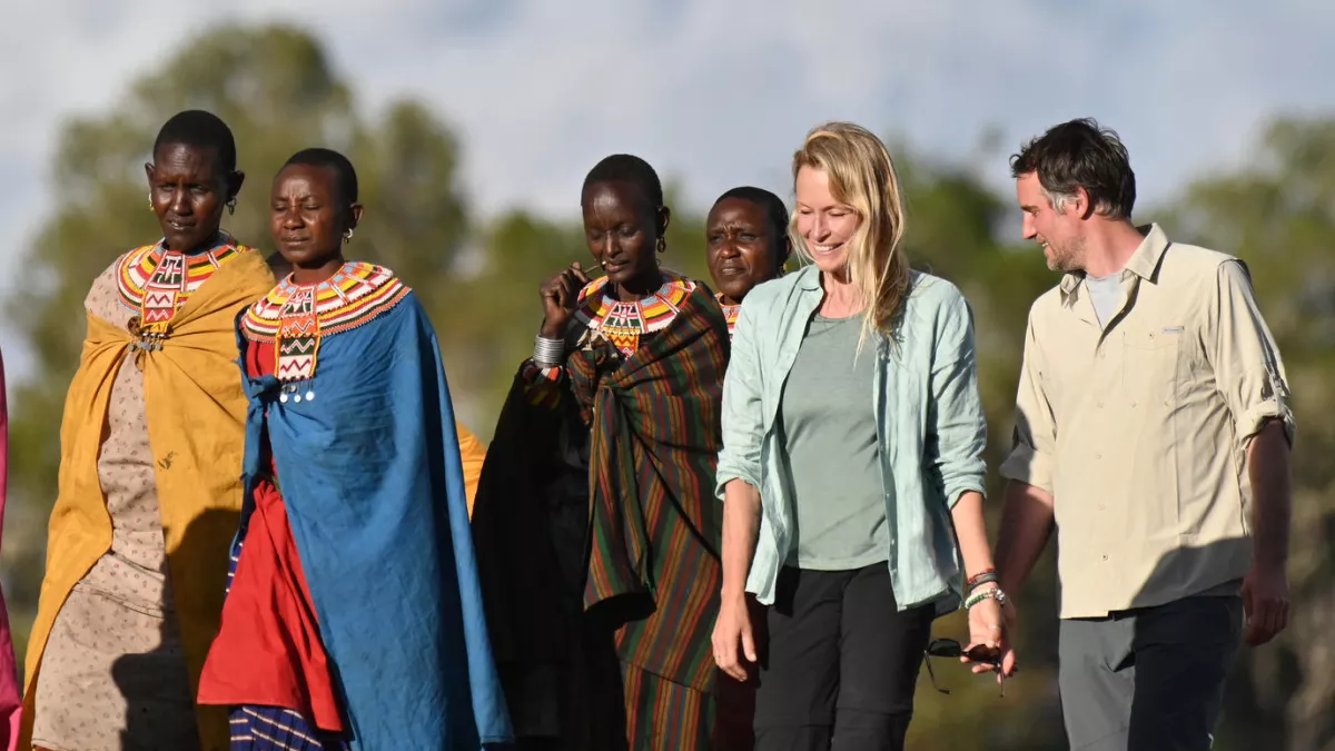 ESTELLE LEFEBURE CHEZ LES SAMBURU ESTELLE LEFEBURE CHEZ LES SAMBURU