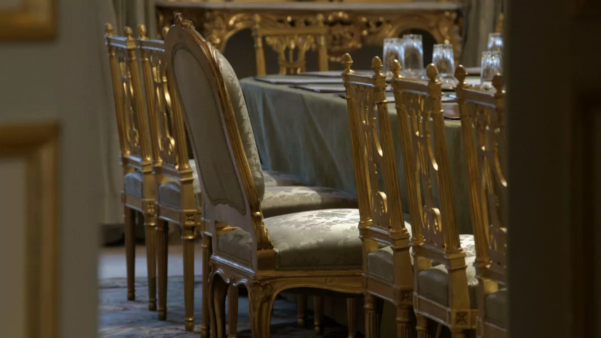 © NILAYA NOTRE HISTORE EST POLITIQUEELYSEE, LA SOLITUDE DU POUVOIR