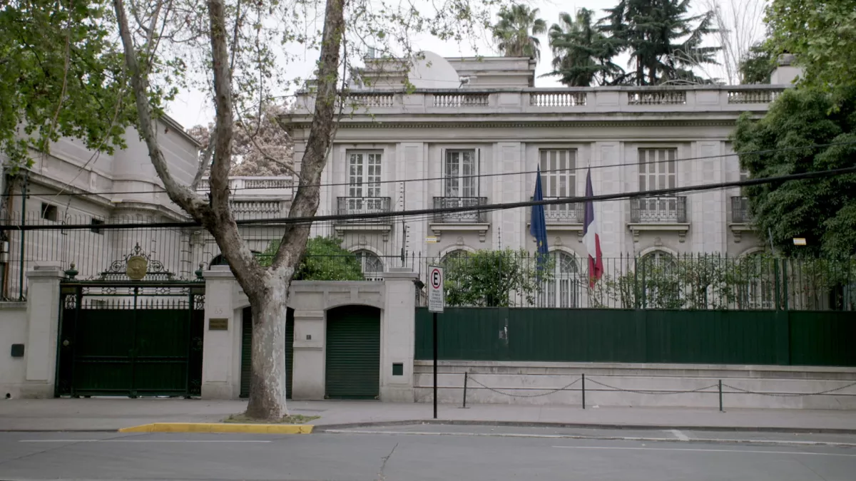 © Les Films d'Ici CHILI, 1973, UNE AMBASSADE FACE AU COUP D'ETAT