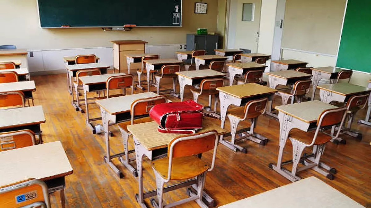 CORONAVIRUS COVID-19 : A l’ECOLE SUR REUNION LA 1ERE DES LE 25 MARS 2020 CORONAVIRUS COVID-19 : A l’ECOLE SUR REUNION LA 1ERE DES LE 25 MARS 2020