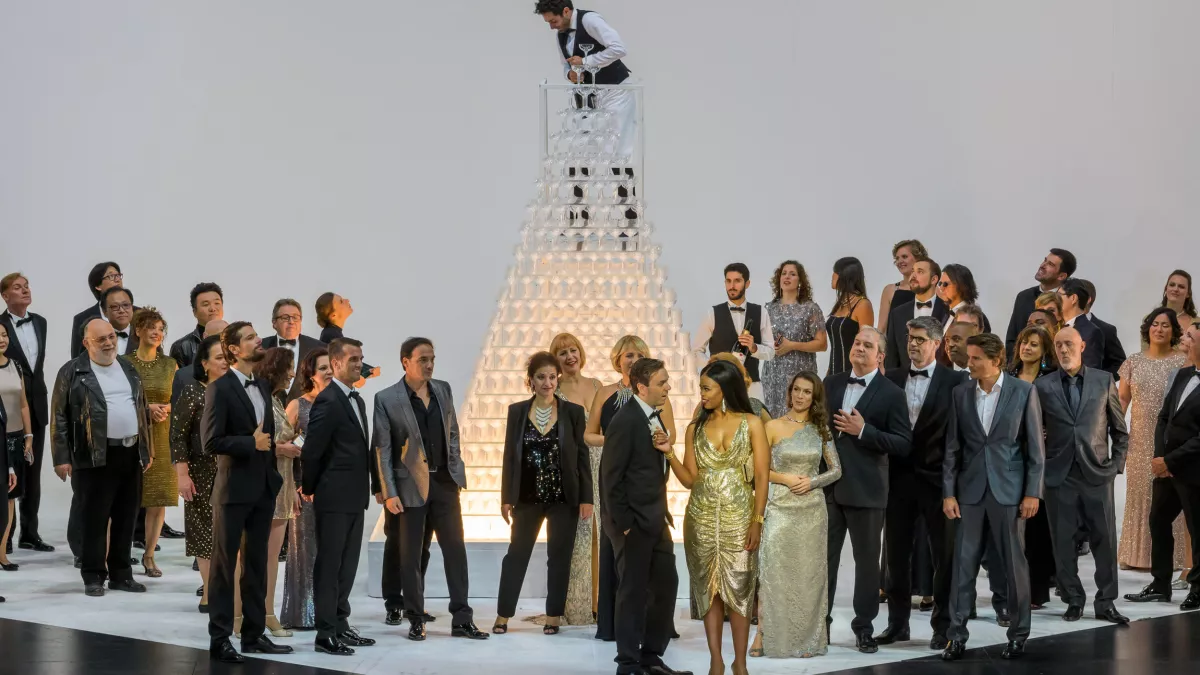 LA TRAVIATA À L’OPÉRA NATIONAL DE PARIS LA TRAVIATA À L’OPÉRA NATIONAL DE PARIS