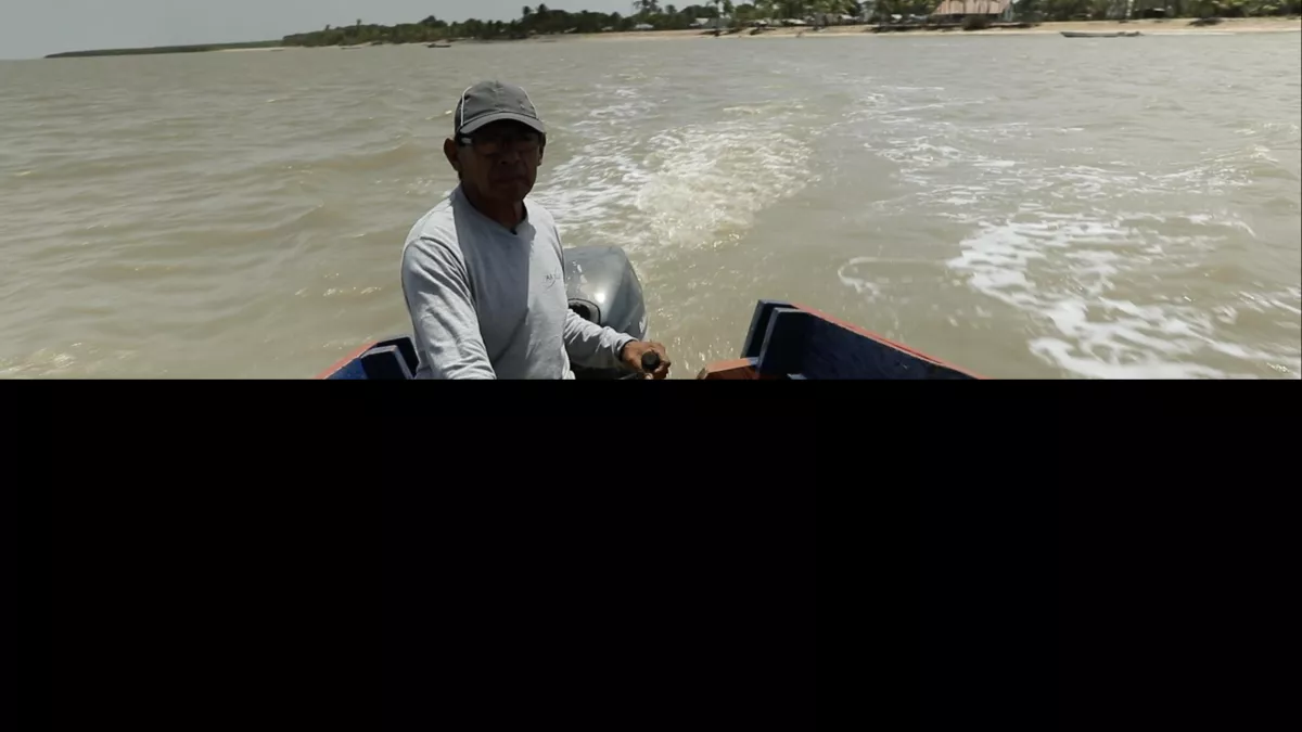 ©Antipode TROIS NUANCES DE BLEU : GUYANE, l'AVENTURE OCEANE