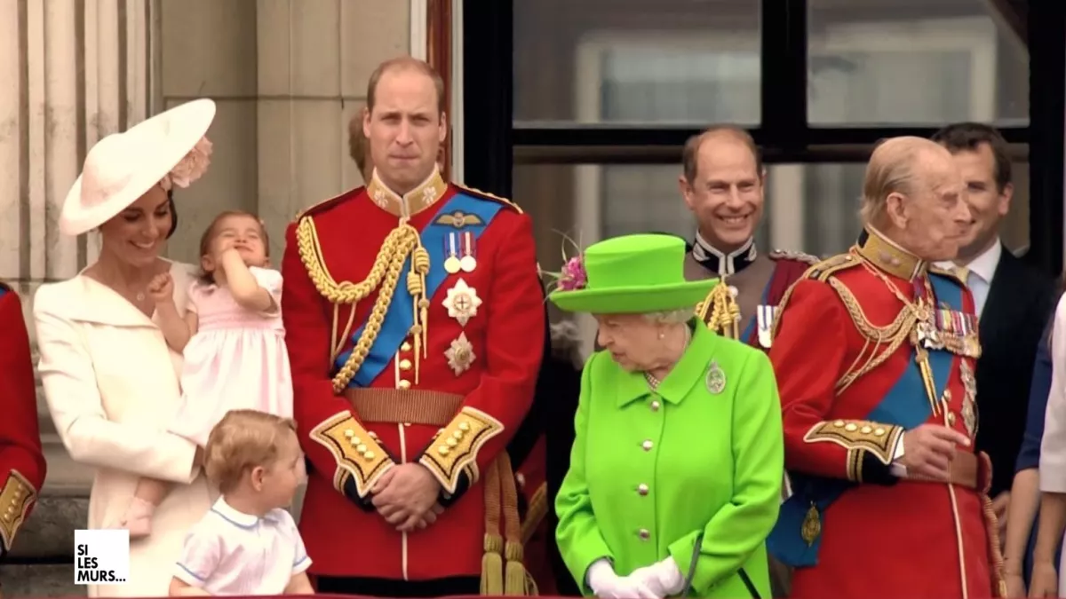 LES WINDSOR, UNE DYNASTIE ROYALE LES WINDSOR, UNE DYNASTIE ROYALE