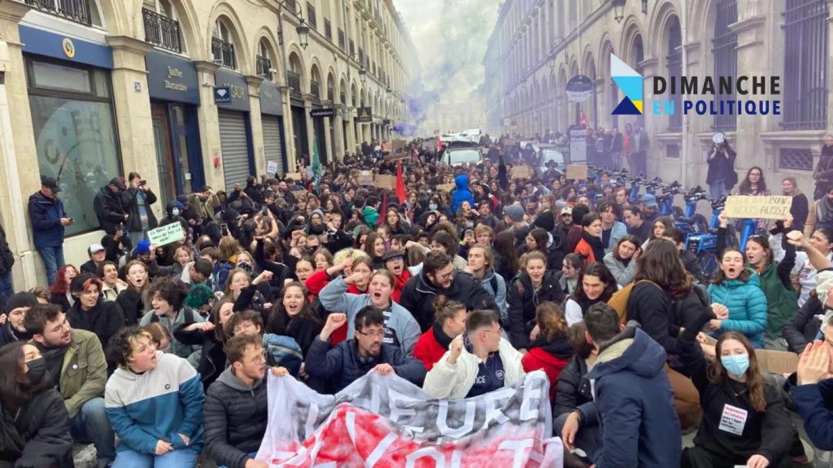 Les manifestants contre la réforme des retraites dans l'hypercentre de Reims en mars 2023 Les manifestants contre la réforme des retraites dans l'hypercentre de Reims en mars 2023