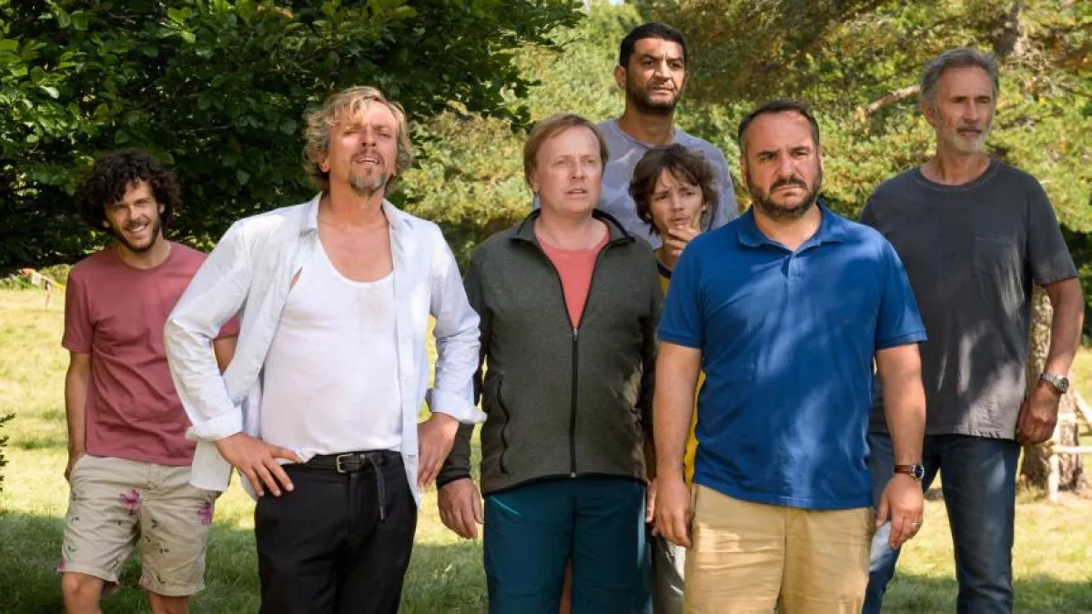 HOMMES AU BORD DE LA CRISE DE NERFS
