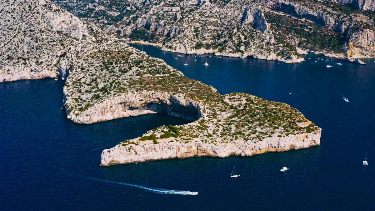 Cap Morgiou, Calanque de la triperie © WeGo Productions & JC Flaccomio Cap Morgiou - Grotte Cosquer, des origines à la surface