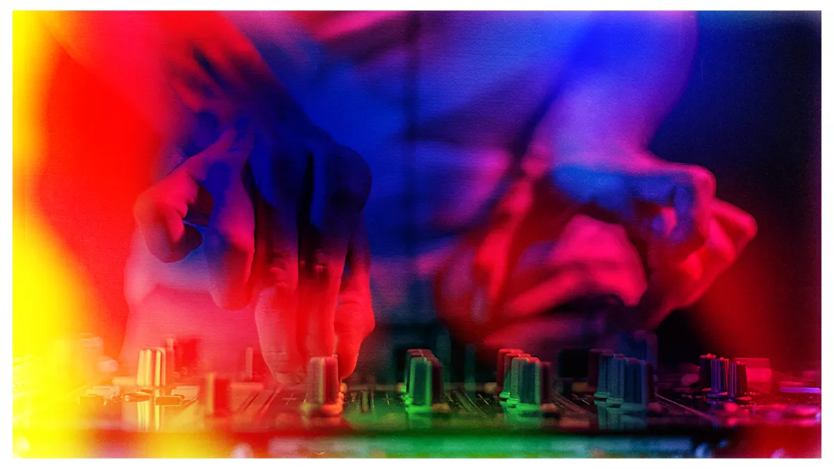 © Gennadiy Kravchenko / Guillaume Saix Concerts/DJ