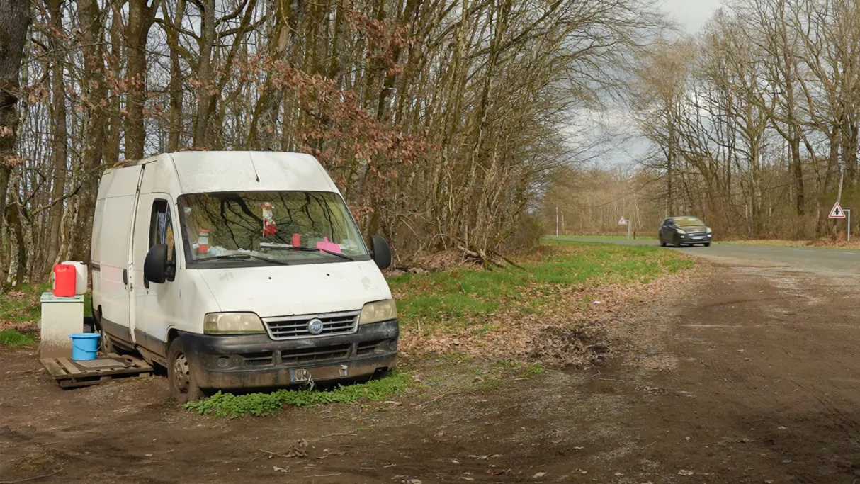 Les filles sans joie des petites routes.