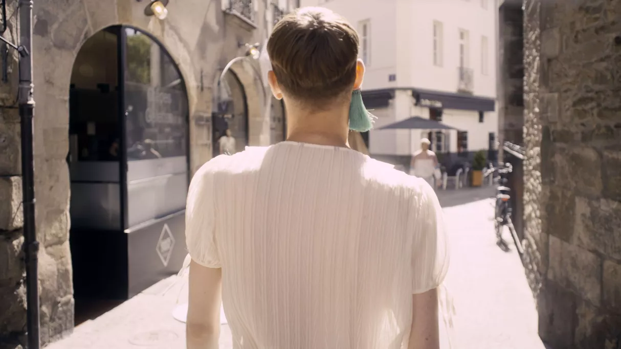 Camille dans la ville de Nantes 