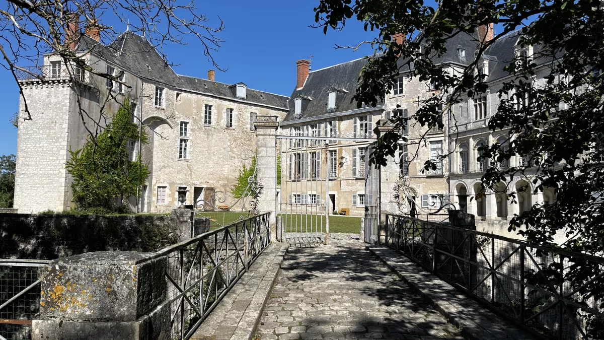 château EM 5