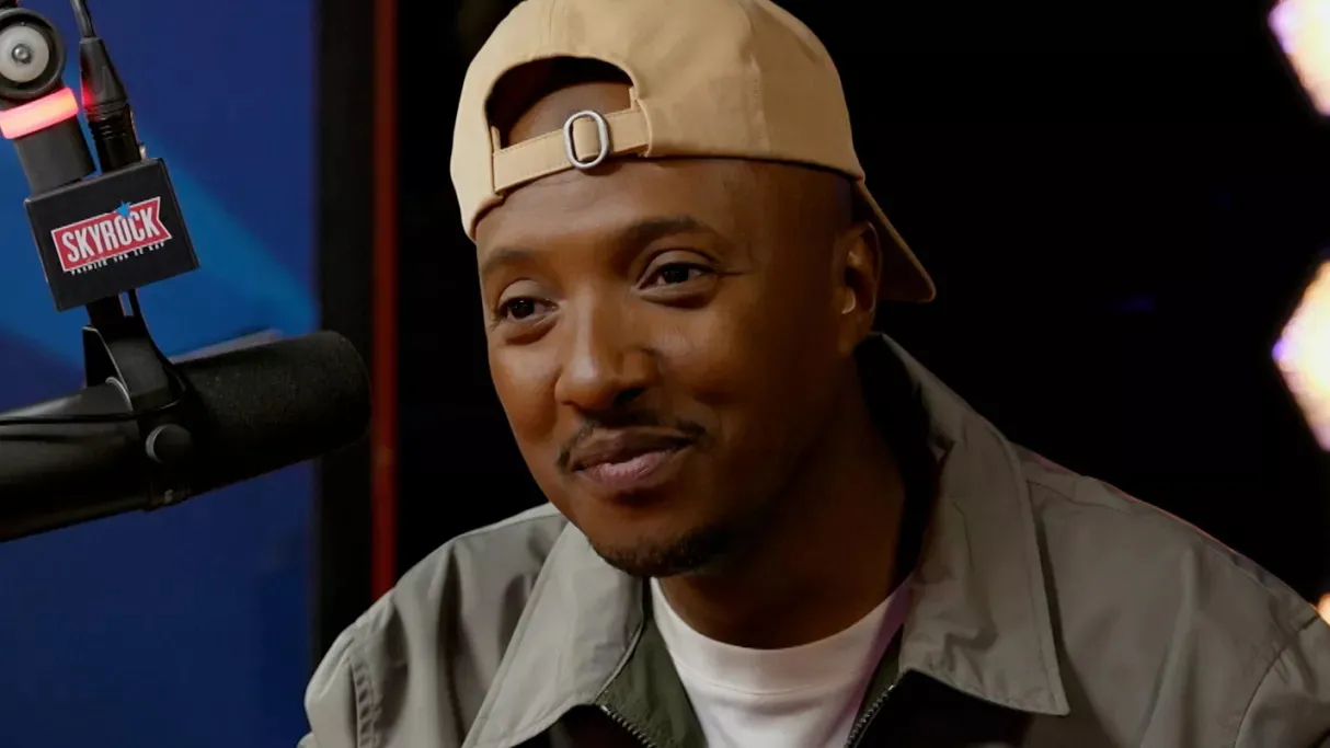 Planète rap accueille l'artiste Soprano . Dans le studio mythique de Skyrock il était venu défendre son  album “Freedom” et enchaînera les live.