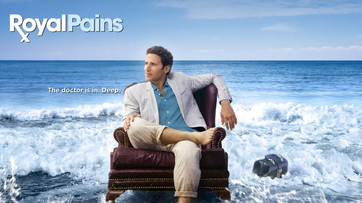 ROYAL PAINS SAISON 6 Hank revient dans les Hamptons pour assister à la cérémonie organisée en l'honneur de Divya et de son nouveau-né. Evan a préparé des plans pour essayer de le retenir mais c'est la révélation qu'ils ont une demi-soeur, Emma, qui le dissuade de repartir.