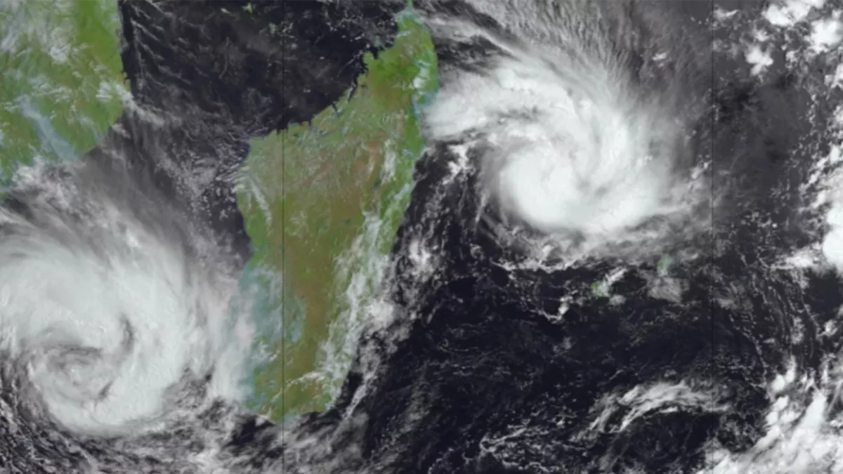 CYCLONE GARANCE : ALERTE ROUGE Dispositif à 360° de Réunion la 1ère Sur ses 4 médias : Télé, radio, web et facebook live Réunion la 1ère reste mobilisée Dann Kèr la Rényon