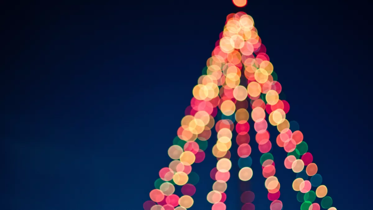 Meilleur de mags ©Tim Mossholder Sapin de noël lumineux