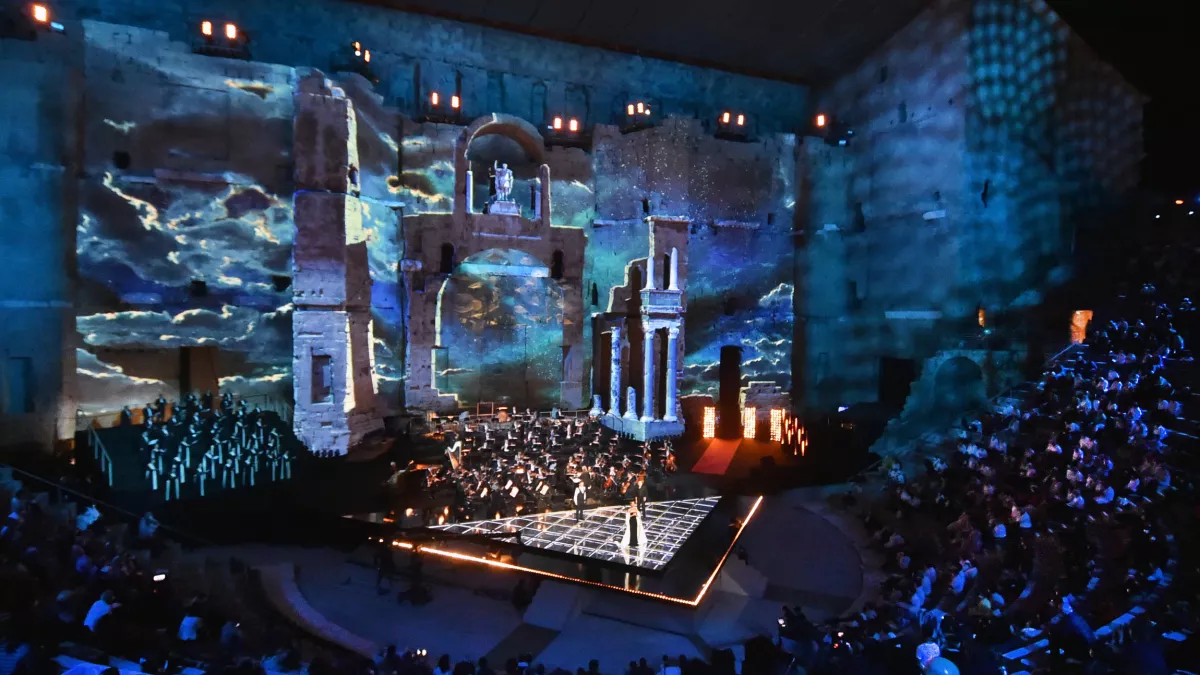 Le spectacle continue