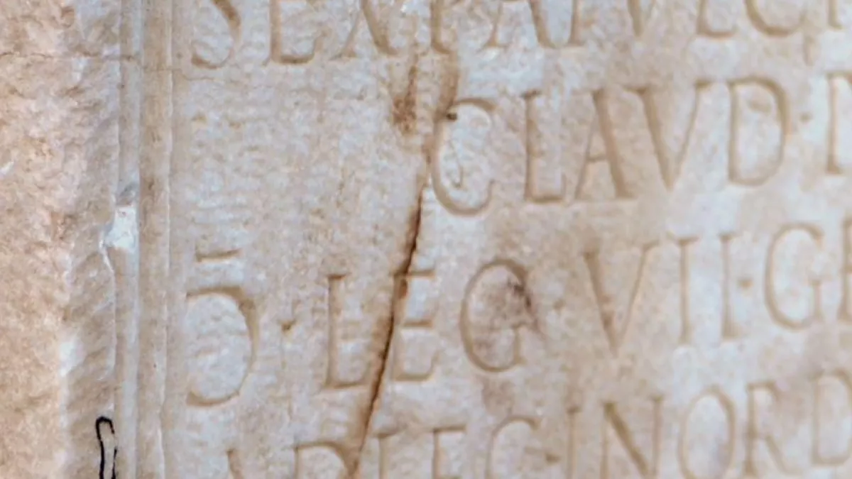 LES SECRETS ENFOUIS D' HERCULANUM