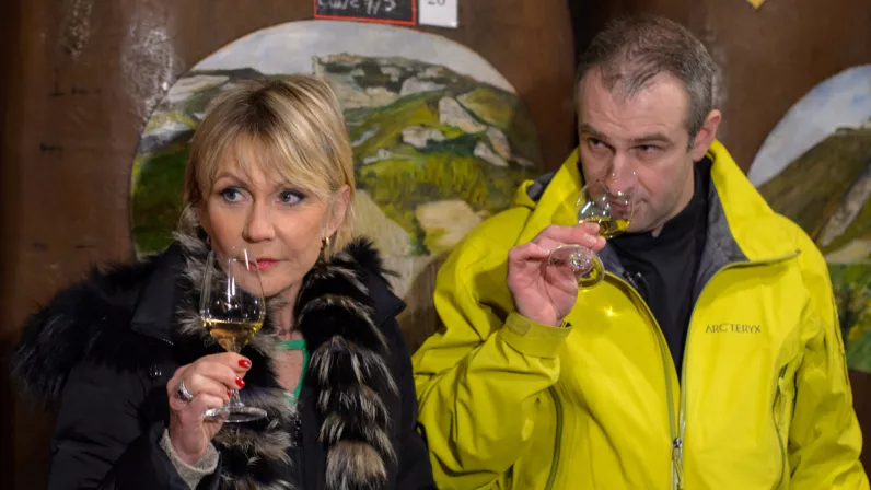 Odile Mattéi et Yoann Conte déguste du vin bio