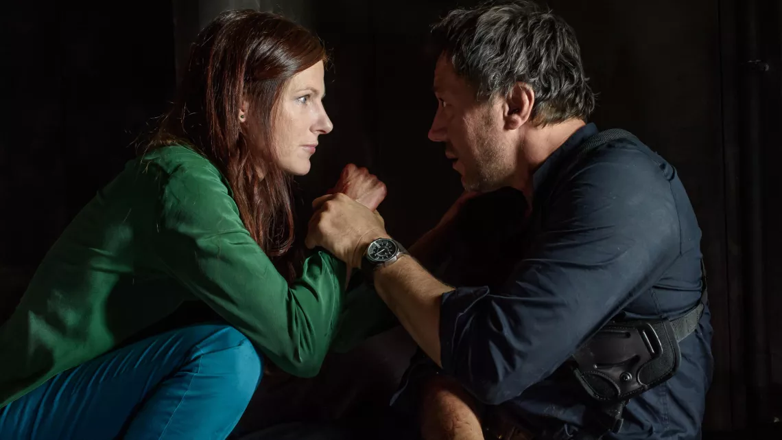 Caïn S4, Sophie-Charlotte Husson (Charline Lester) et Bruno Debrandt (Caïn)