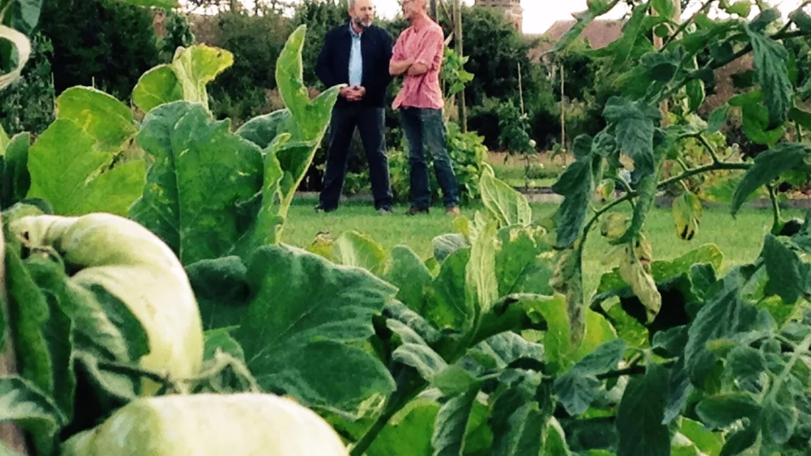 Emmanuel Maubert dans le potager du château de Beaumesnil