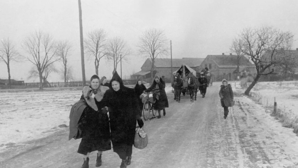 LES DERACINES, L'EUROPE EN 45