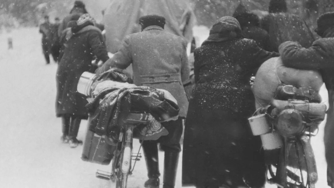 LES DERACINES, L'EUROPE EN 45