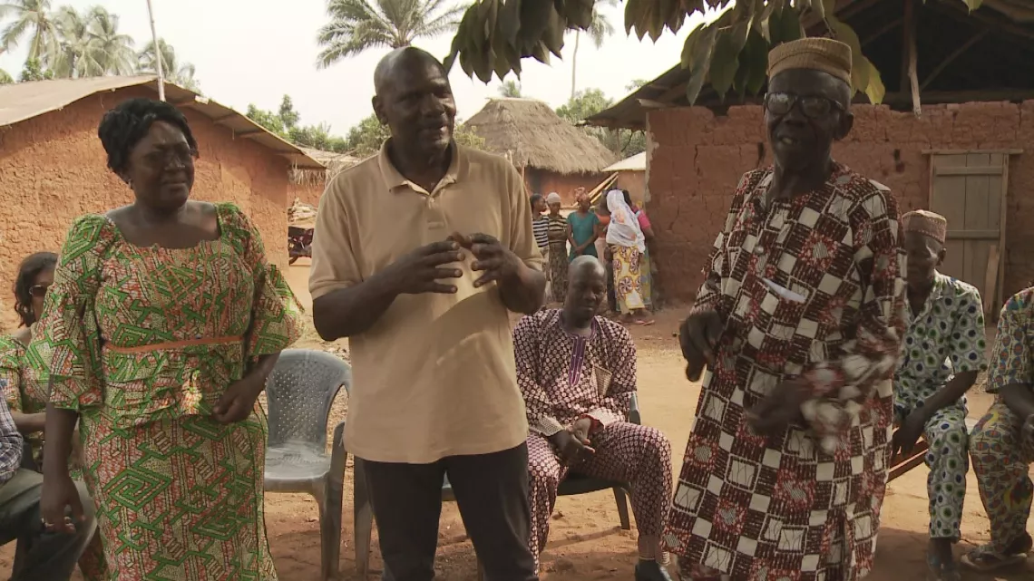 Citoyens Bois d'Ébène : Emmanuel chez les Bouhiki