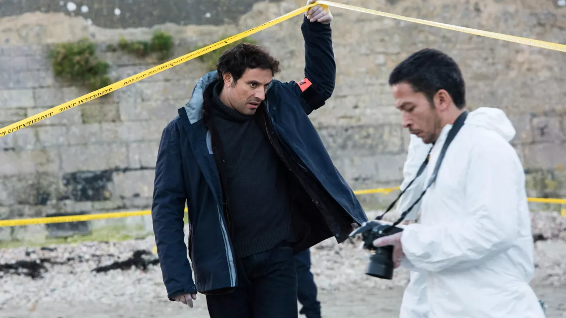 MEURTRES A L'ILE DE RE TELEFILM DE FRANÇOIS BASSET ET JULES MAILLARD AVEC BRUNO SALOMONE, LUCIE LUCAS… #REUNION 1ERE