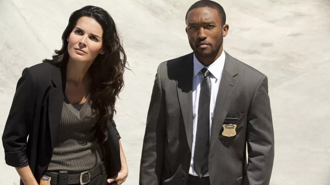 RIZZOLI & ISLES: AUTOPSIE D’UN MEURTRE DE JANET TAMARO AVEC ANGIE HARMON, SASHA ALEXANDER… #REUNION 1ERE