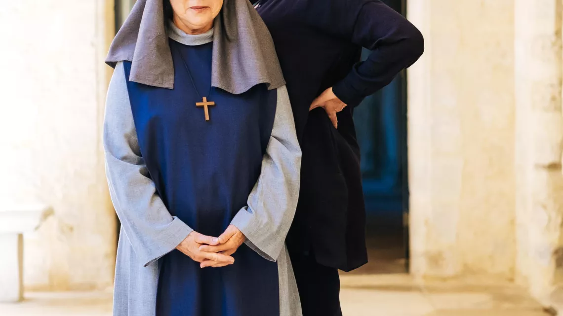 MEURTRE A AVIGNON TELEFILM DE STEPHANE KAPPES AVEC CATHERINE JACOB, LAËTITIA MILOT… #REUNION 1ERE