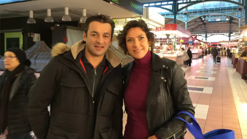Jérôme Brochot et Sophie Menut au marché