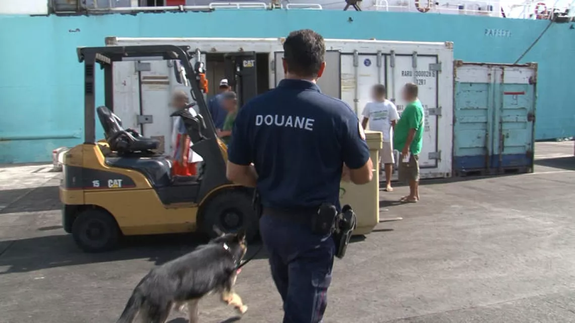 PLANÈTE INVESTIGATION - L'ENVERS DU PARADIS TAHITI