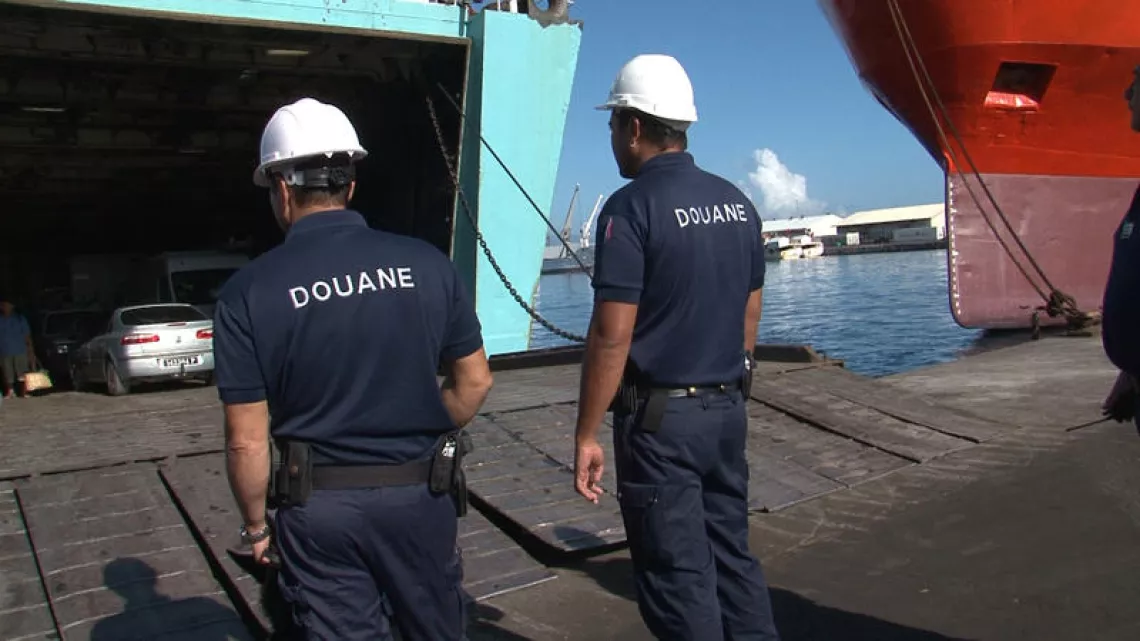 PLANÈTE INVESTIGATION - L'ENVERS DU PARADIS TAHITI