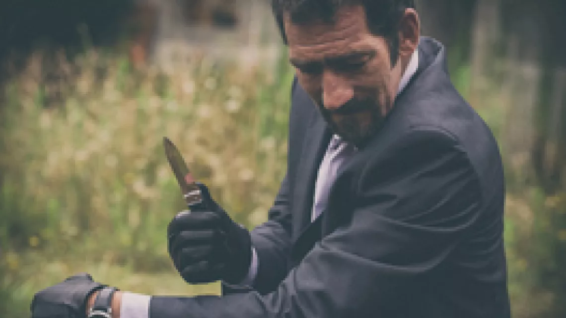 Demi frère de Klet avec arme blanche