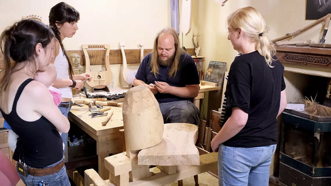 Julian, luthier 