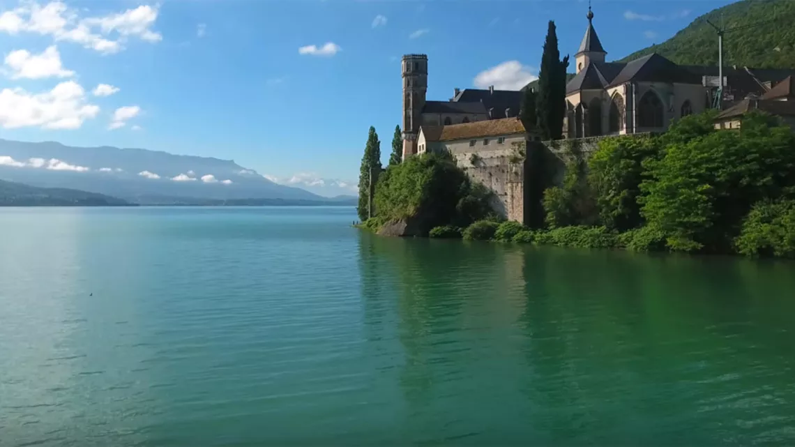 ECHAPPEES BELLES
