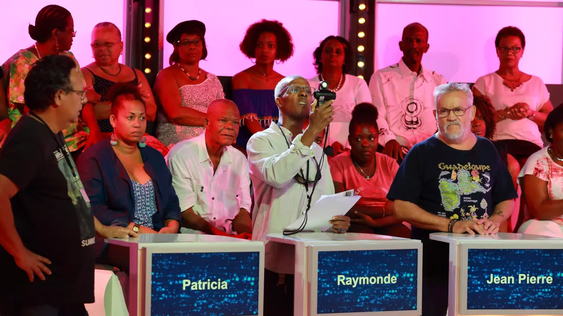 Alain Silfille et Pierre-Yves Imambakas vérifient la lumière du plateau