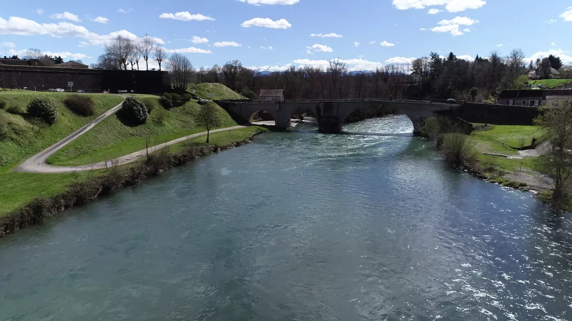 Une vue du village de Navarrenx