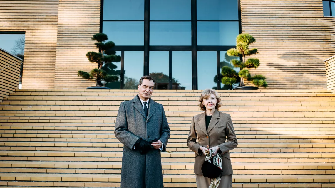LES PETITS MEURTRES D'AGATHA CHRISTIE : L'HOMME AU COMPLET MARRON
