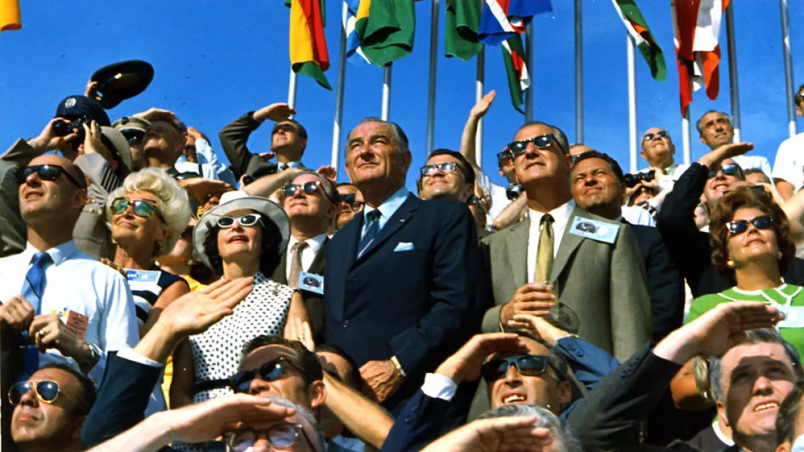 LES CONQUERANTS DE L'ESPACE