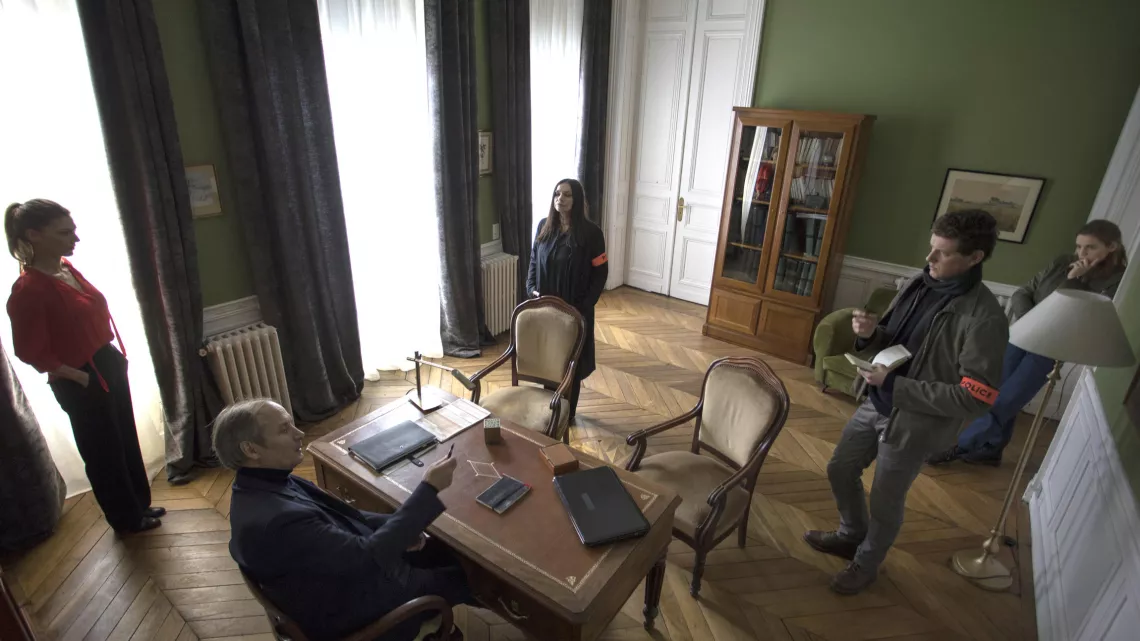 A L INTERIEUR - EP01