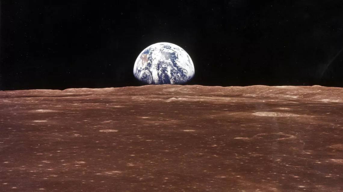 LES CONQUÉRANTS DE L'ESPACE