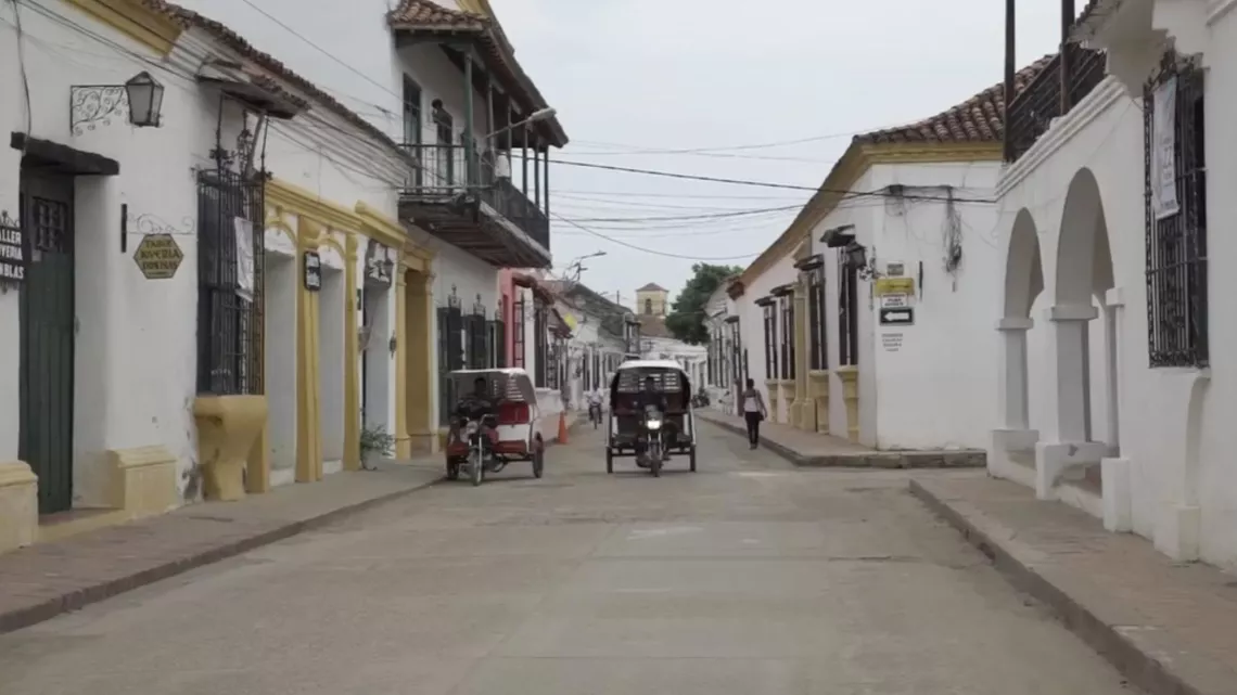 AUX PORTES DE LA COLOMBIE