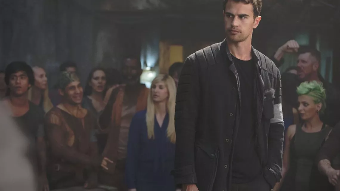 DIVERGENTE 3