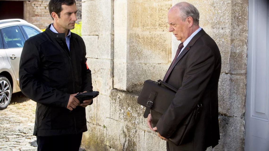 MEURTRES EN BOURGOGNE