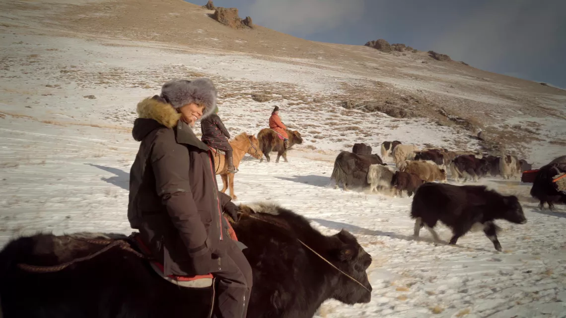 RENDEZ-VOUS EN TERRE INCONNUE AVEC NAWELL MADANI CHEZ LES ÉLEVEURS DE YAKS DE MONGOLIE