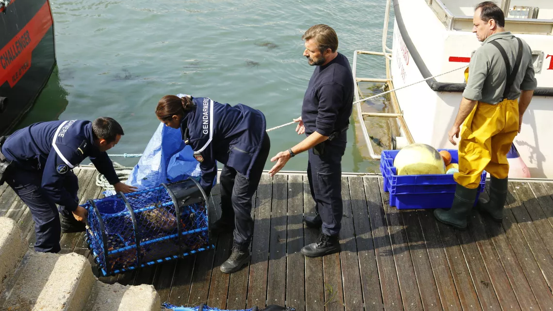MEURTRES A L'ILE D'YEU