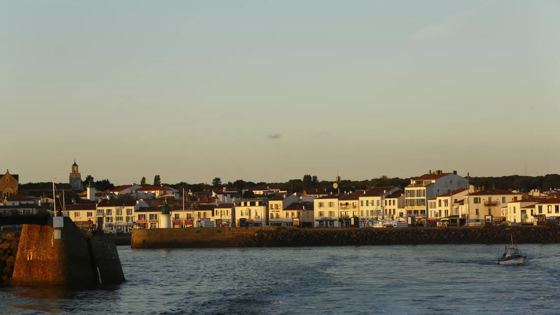 MEURTRES A L'ILE D'YEU