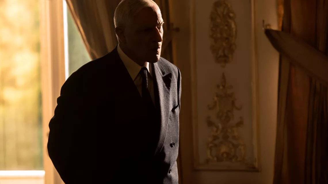 DE GAULLE, L'ÉCLAT ET LE SECRET