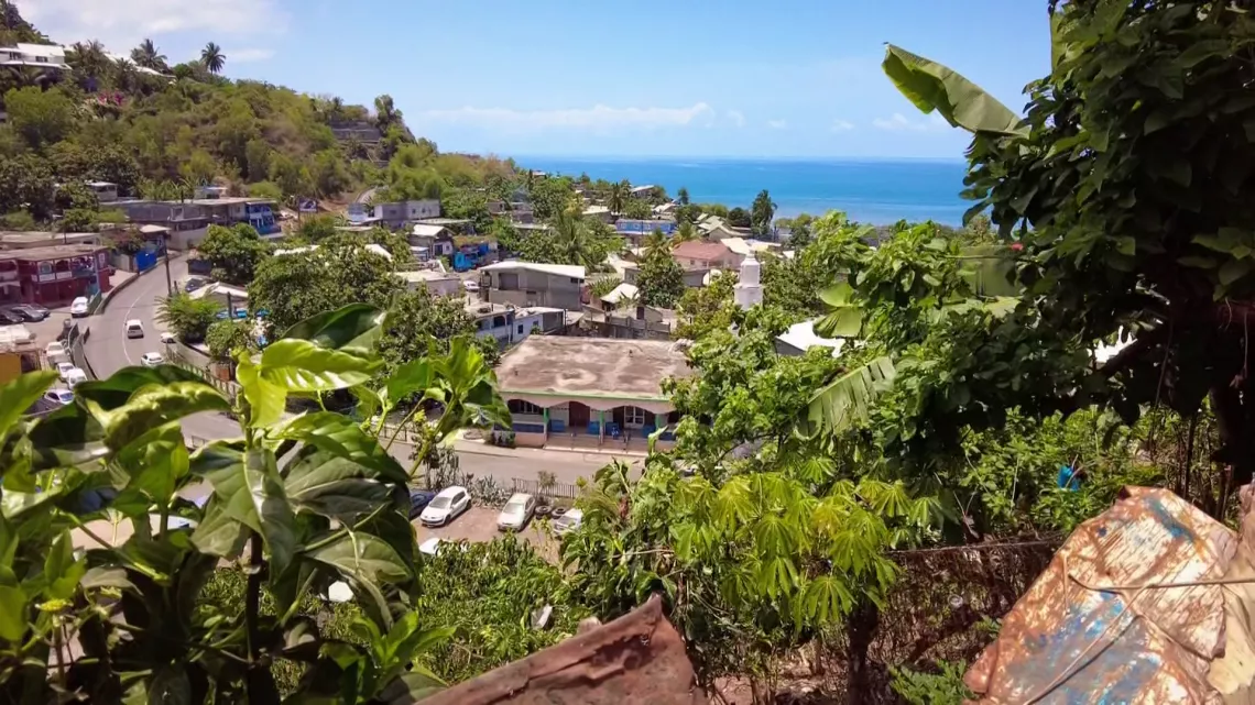 Un mois et huit jours, c’est le délai imparti aux familles, à compter de la publication de l’arrêté préfectoral, pour évacuer le bidonville dans lequel elles habitent avant sa destruction par les autorités. A Mayotte, l’application de la loi ELAN pour la résorption de l’habitat informel a accéléré sa cadence.