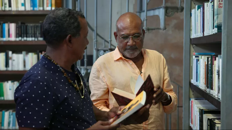 « LOÏC LERY, DU FLINGUE AU STYLO » ©Zycopolis Productions /Loïc Lery et Patrick Chamoiseau